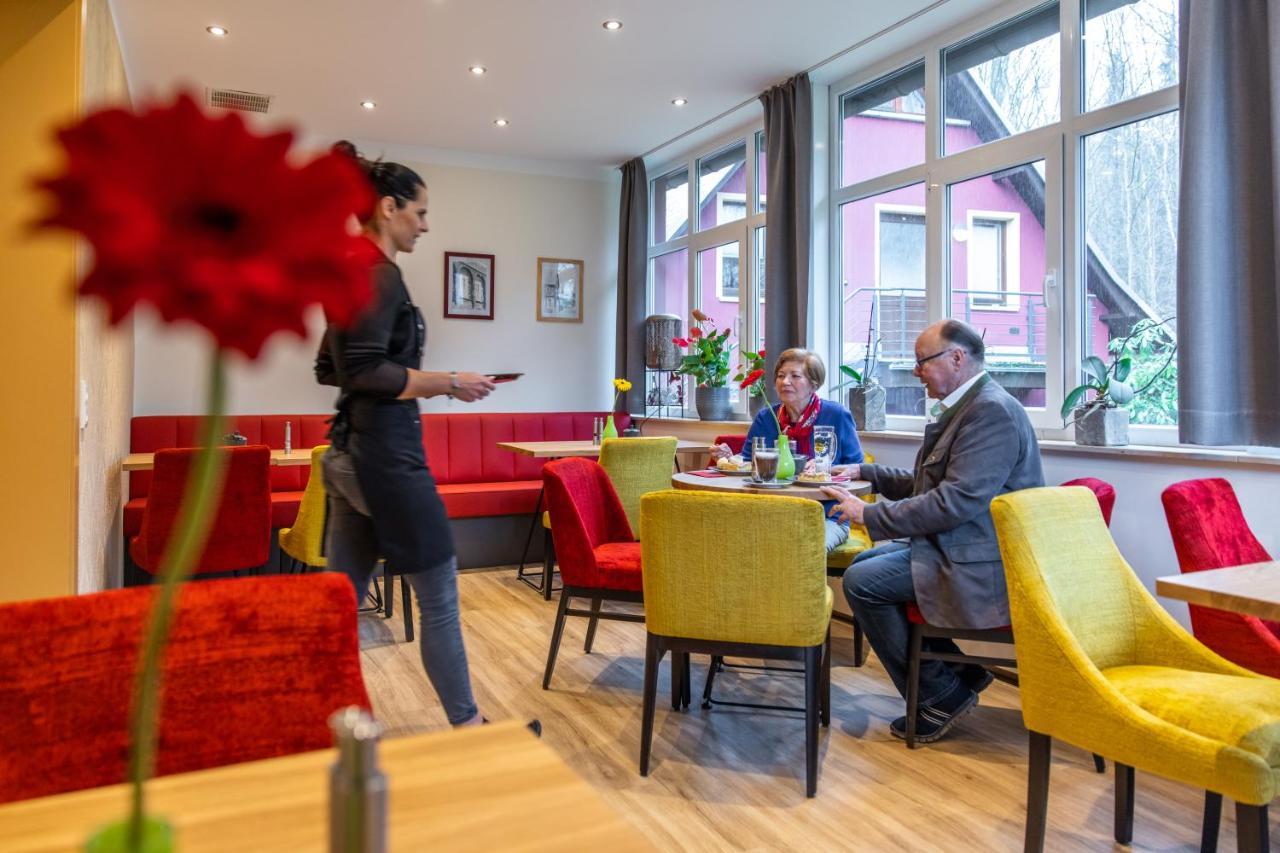 Pension & Cafe Abendroete クアオルト・オイビン エクステリア 写真